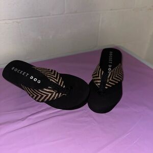 Rocket dog platform slide sized 11